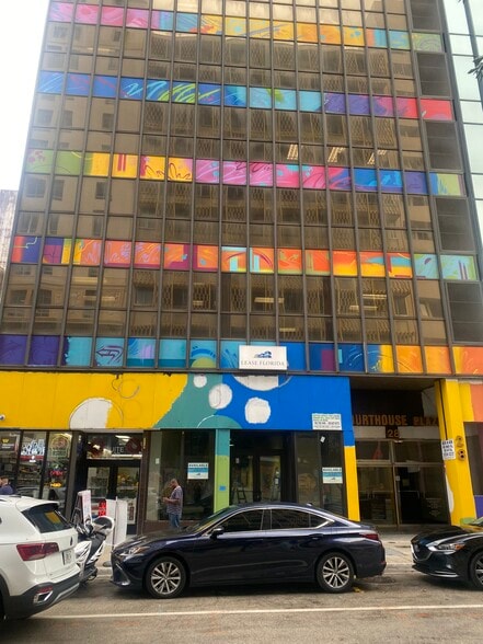 24-28 W Flagler St, Miami, FL for lease - Building Photo - Image 3 of 6