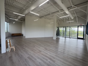 4455 N Braeswood Blvd, Houston, TX for lease Interior Photo- Image 2 of 7