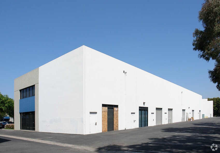 16520 Harbor Blvd, Fountain Valley, CA à louer - Photo du bâtiment - Image 2 de 4