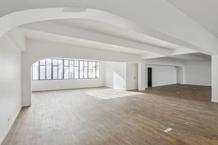 Local d'activités dans Paris à vendre - Photo du bâtiment - Image 2 de 15