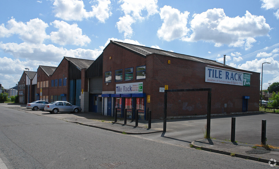 Low Mills Rd, Leeds à louer - Photo du bâtiment - Image 2 de 5