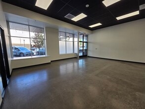 285 Liberty St, Salem, OR for lease Interior Photo- Image 2 of 7