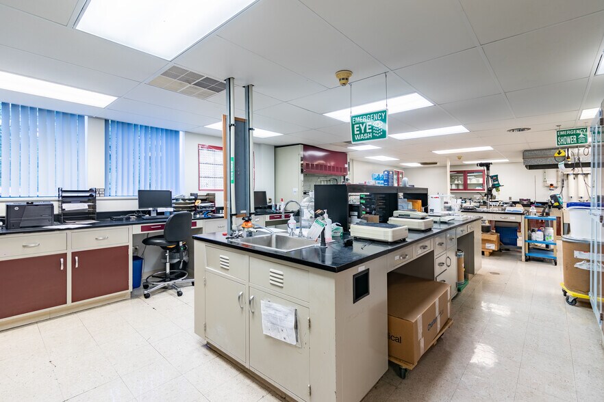 1745 Eaton Ave, Bethlehem, PA à vendre - Photo intérieure - Image 2 de 29