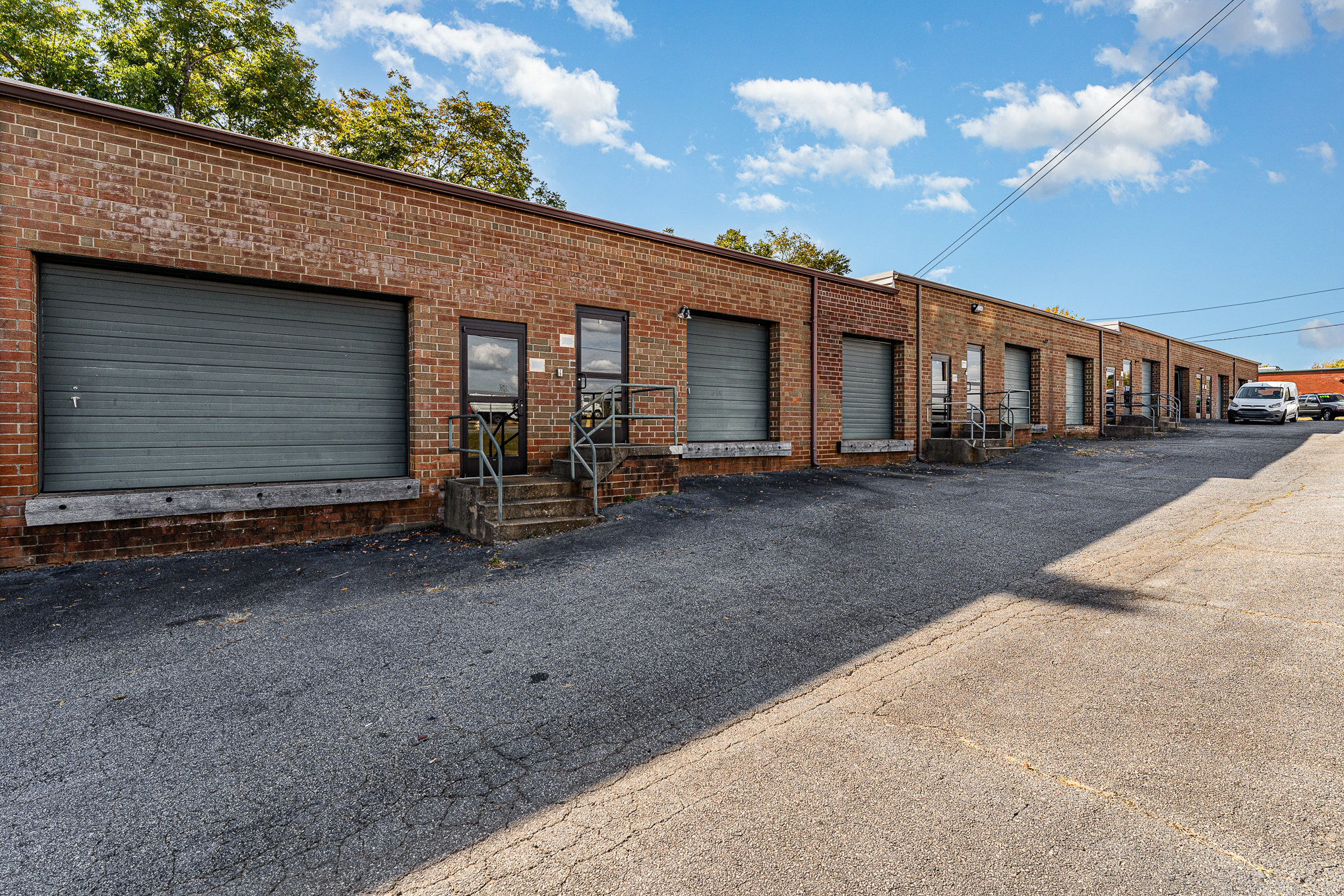 3240 Highland Ave NE, Hickory, NC for lease Building Photo- Image 1 of 8