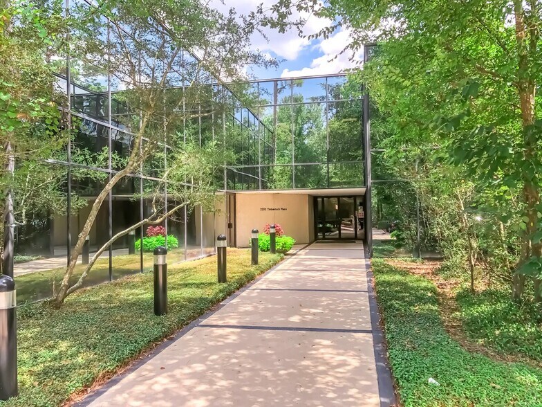 2202 Timberloch Pl, The Woodlands, TX à louer - Photo du bâtiment - Image 1 de 19
