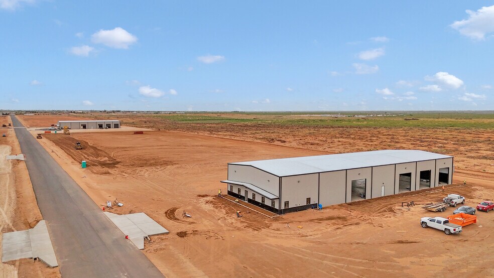 4718 S County Rd 1232, Midland, TX à vendre - Photo du bâtiment - Image 2 de 16