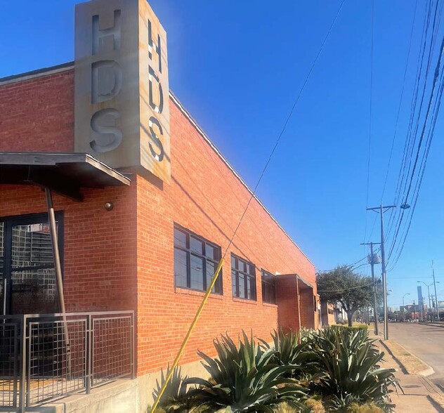 1330 Turtle Creek Blvd, Dallas, TX à louer - Photo du bâtiment - Image 2 de 13