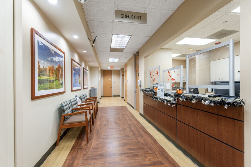 2520 B F Terry Blvd, Rosenberg, TX à vendre - Photo intérieure - Image 2 de 8