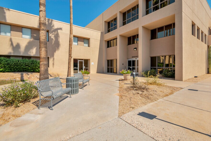 10250 N 92nd St, Scottsdale, AZ à louer - Photo du bâtiment - Image 3 de 9