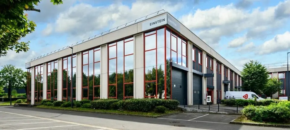 Flex in Antony for lease - Building Photo - Image 2 of 4