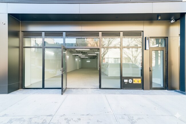 More details for 196 Stanhope St, Brooklyn, NY - Retail for Lease