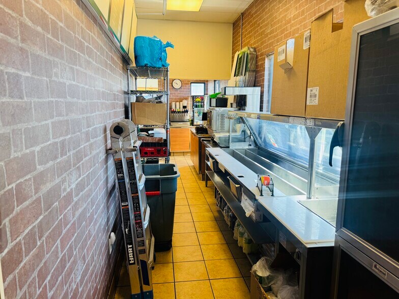 321 N 2nd E, Rexburg, ID à vendre - Photo intérieure - Image 2 de 6