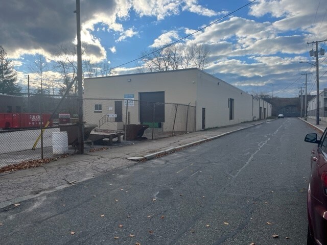 12 Lehigh St, Providence, RI à louer - Photo du bâtiment - Image 2 de 10