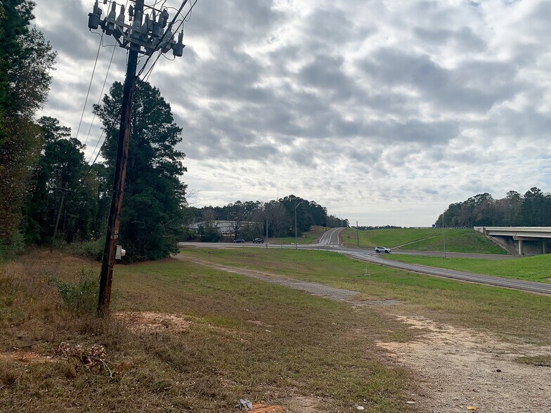 Highway 190, Huntsville, TX à vendre - Photo du bâtiment - Image 2 de 24