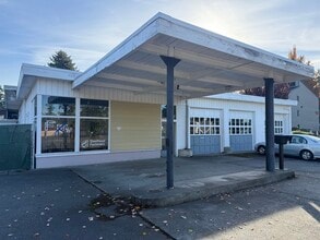414 Monroe Ave NE, Renton, WA for lease Building Photo- Image 2 of 2