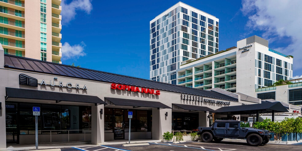 17600-17634 Collins Ave, Sunny Isles Beach, FL for lease - Building Photo - Image 3 of 3