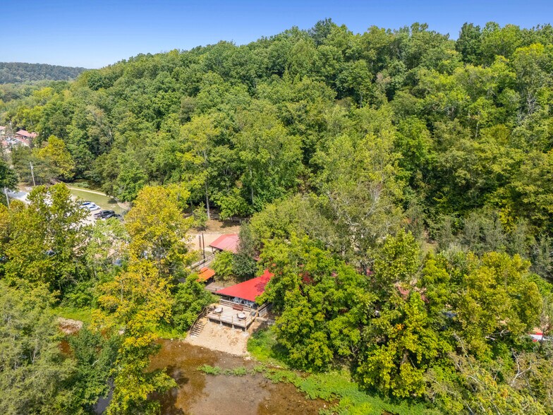 299 Natural Bridge Park Rd, Waynesboro, TN à vendre - Photo du bâtiment - Image 3 de 37