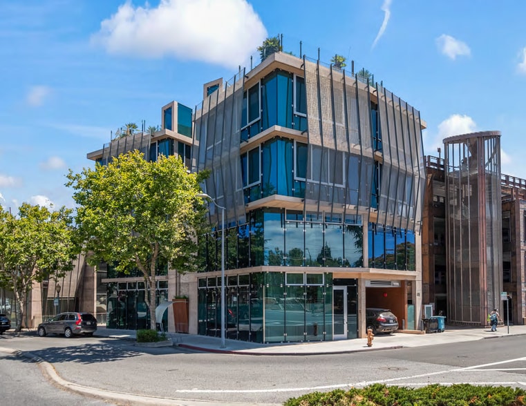 102 University Ave, Palo Alto, CA à louer - Photo du bâtiment - Image 2 de 5