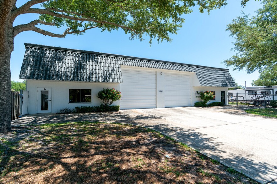1331 22nd St N, Saint Petersburg, FL à louer - Photo du bâtiment - Image 3 de 4