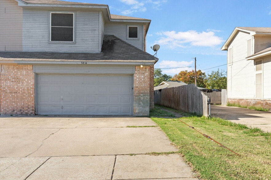 5836 Tinsley Dr, Arlington, TX for sale - Primary Photo - Image 1 of 3