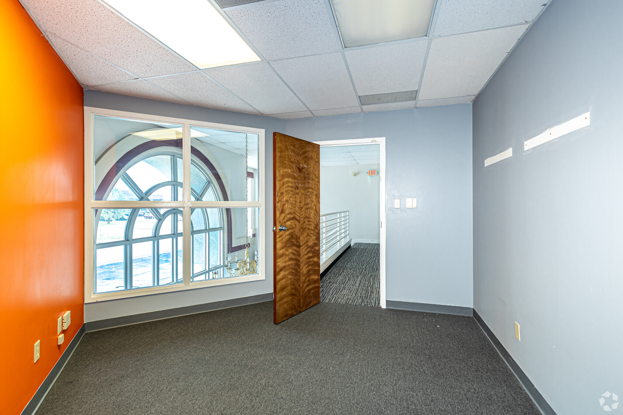 3737 S Elizabeth St, Independence, MO for lease Interior Photo- Image 1 of 10