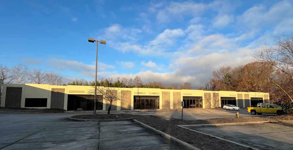 3714 Alliance Dr, Greensboro, NC for lease - Primary Photo - Image 1 of 2