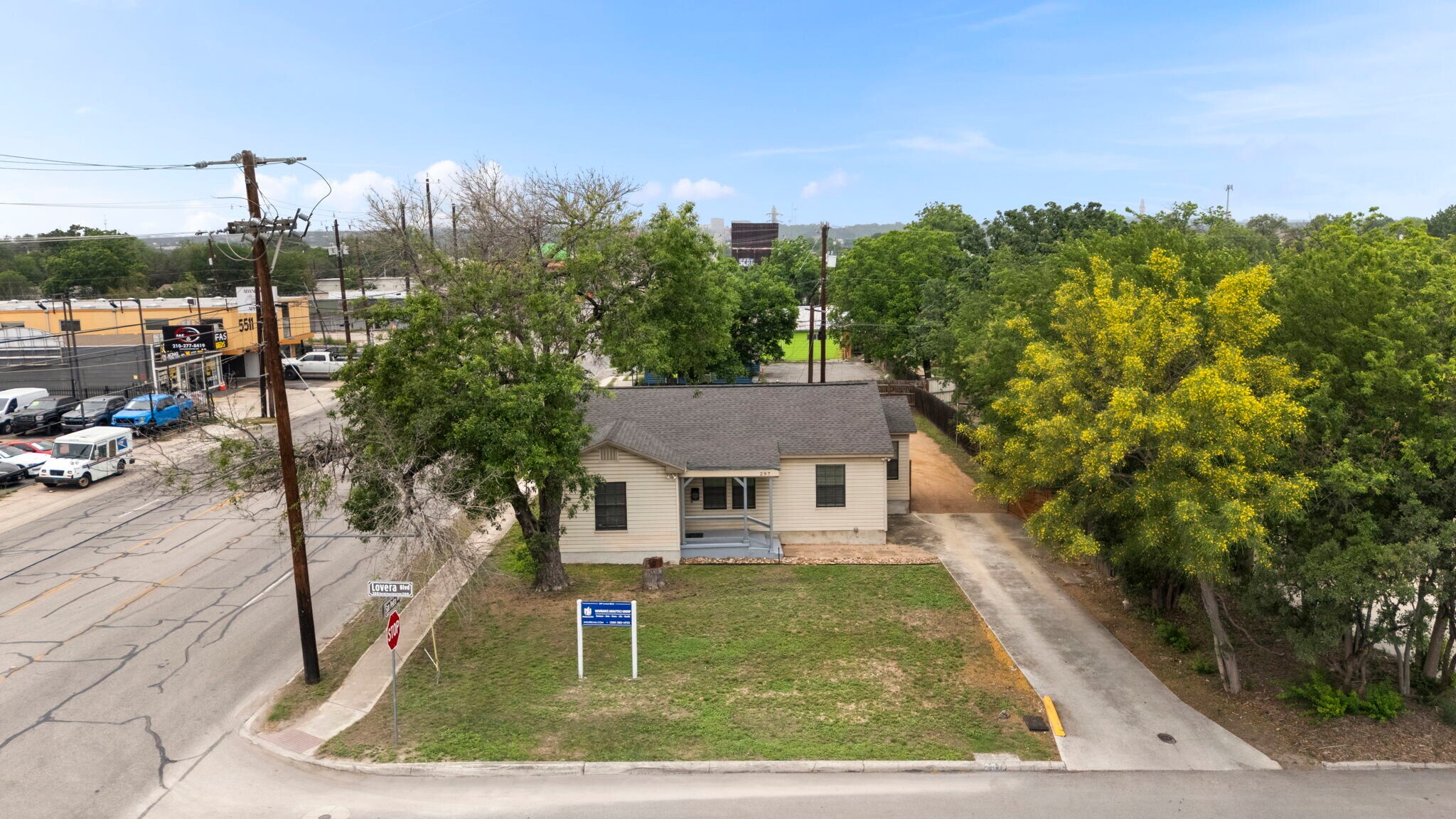 297 Lovera Blvd, San Antonio, TX à louer Photo du bâtiment- Image 1 de 20