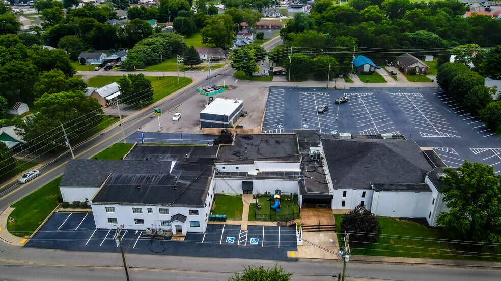 310 Coles Ferry Pike, Lebanon, TN à vendre - Photo du bâtiment - Image 2 de 52