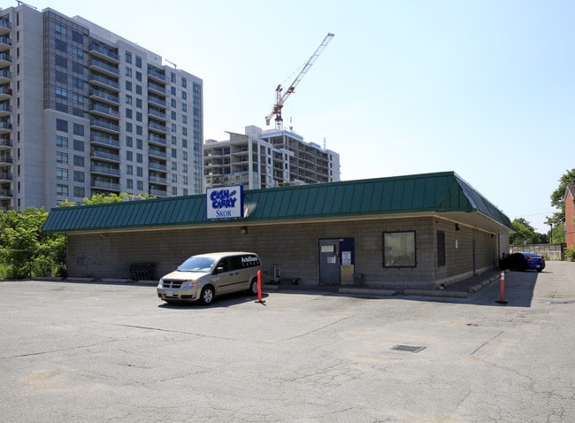 More details for 1453 Dupont St, Toronto, ON - Industrial for Lease