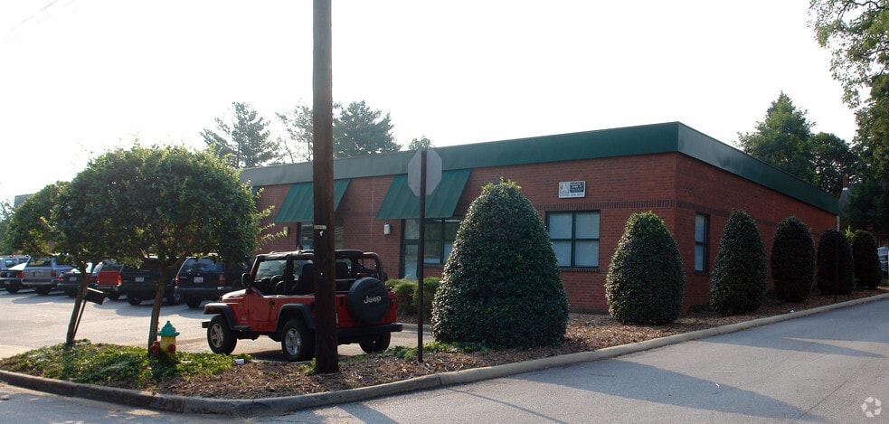 53 Shiloh Rd, Asheville, NC for lease - Building Photo - Image 2 of 3