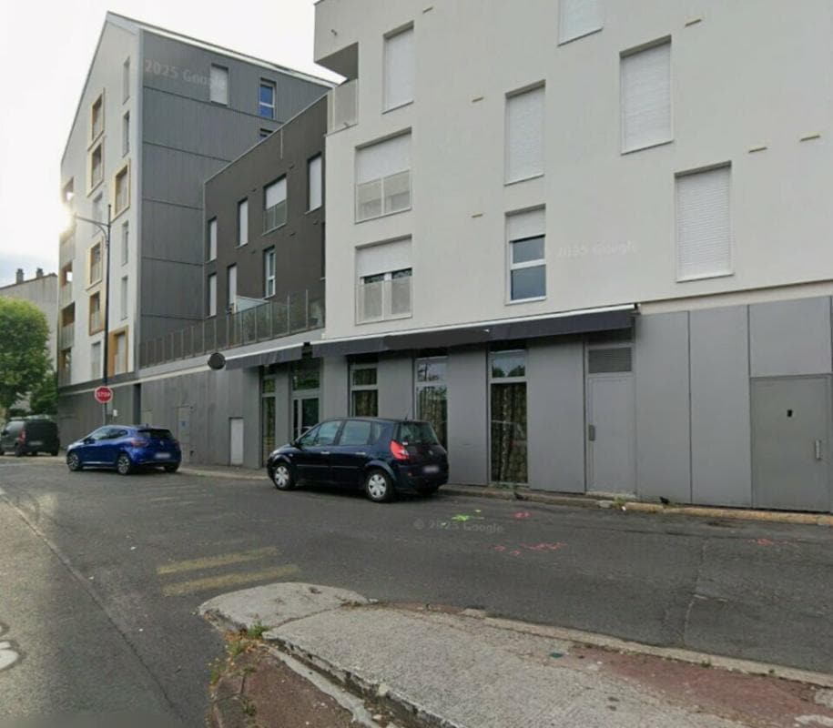 Retail in Champigny Sur Marne for sale Building Photo- Image 1 of 2