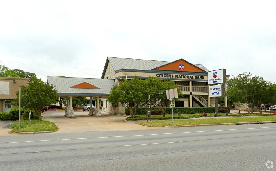201 W Palm Valley Blvd, Round Rock, TX for lease - Building Photo - Image 1 of 10