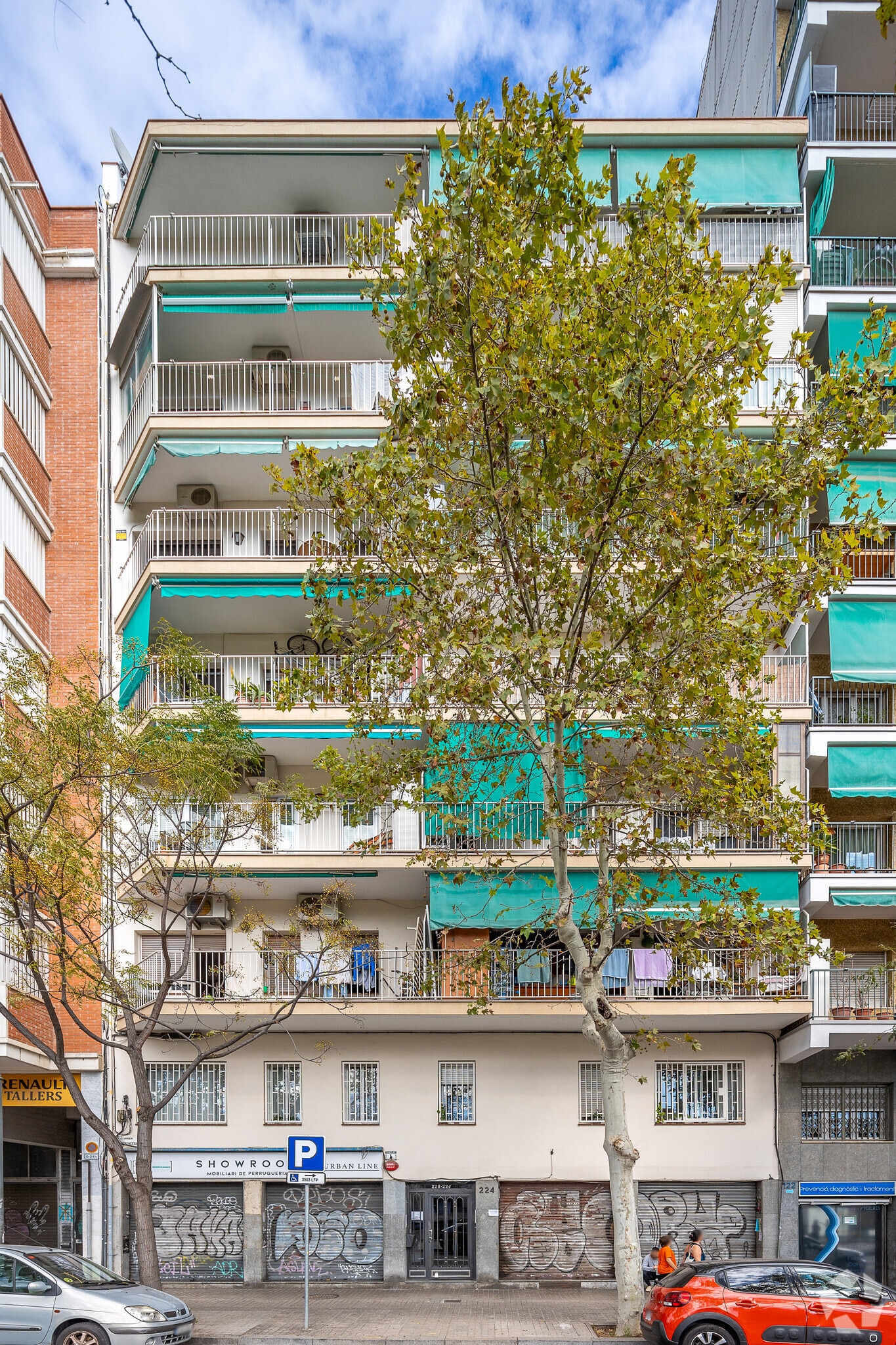 Multifamily in Barcelona, Barcelona for sale Primary Photo- Image 1 of 2