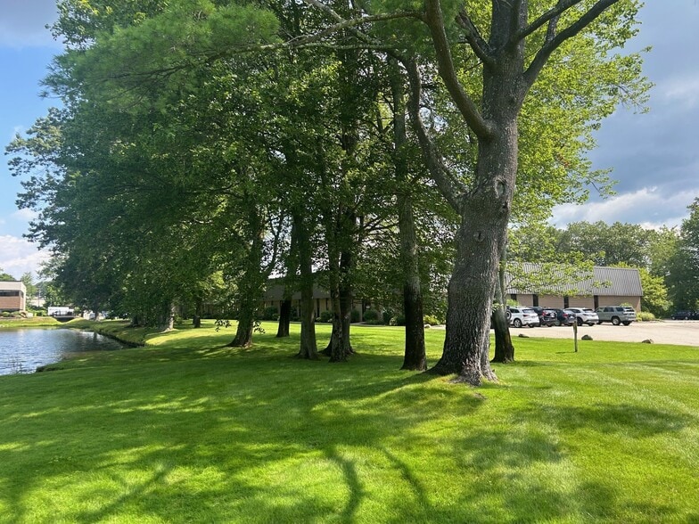 76 Treble Cove Rd, Billerica, MA for lease - Building Photo - Image 2 of 8