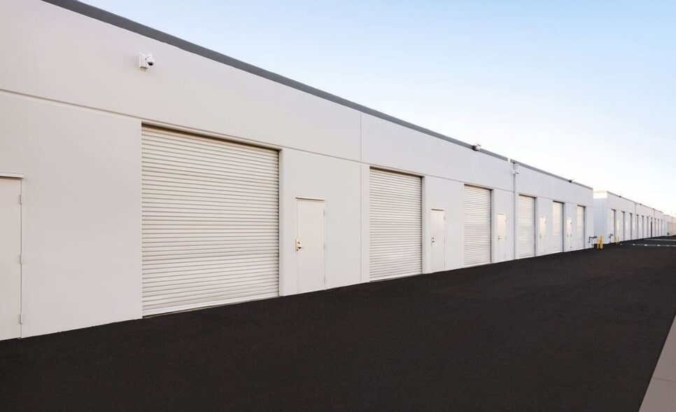 11823 Slauson Ave, Santa Fe Springs, CA for lease - Building Photo - Image 3 of 4