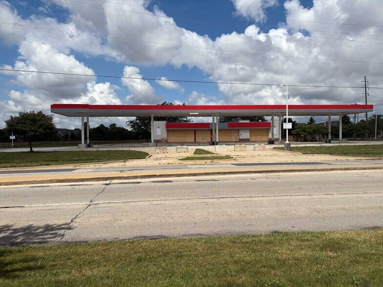 1501 N Lincoln Ave, Urbana, IL for lease - Building Photo - Image 1 of 3