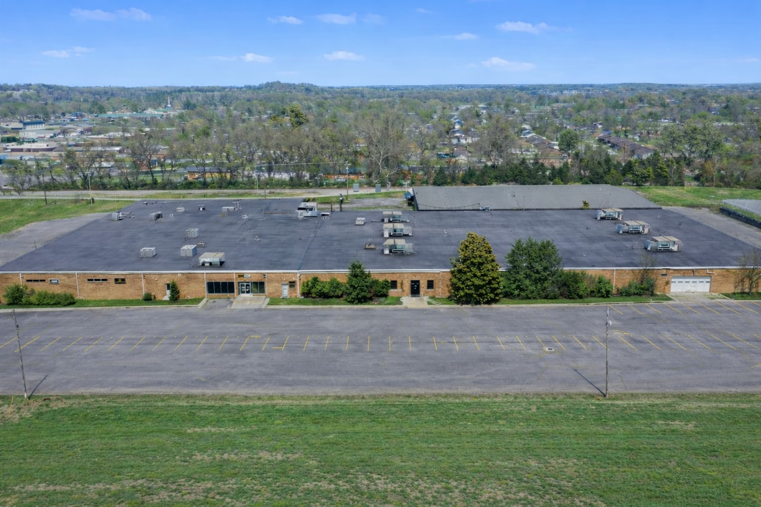 1121 Skyline Dr, Hopkinsville, KY for lease Primary Photo- Image 1 of 18
