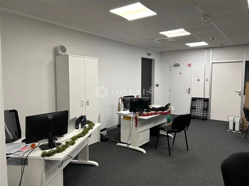 Office in Tours for lease Interior Photo- Image 1 of 6