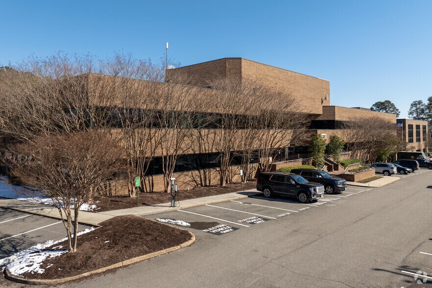 2810 N Parham Rd, Richmond, VA à louer - Photo du bâtiment - Image 1 de 15