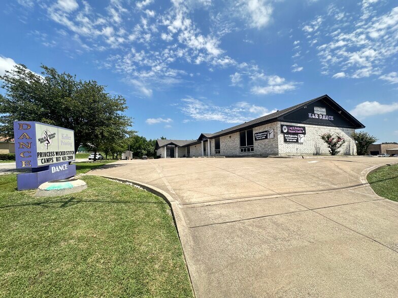 1337 S Main St, Keller, TX à vendre - Photo du bâtiment - Image 3 de 10