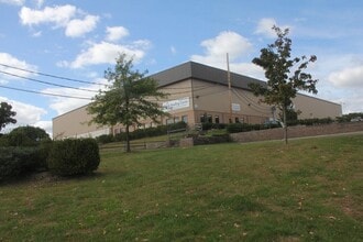 120 Kenyon Dr, Lakewood, NJ for lease Interior Photo- Image 2 of 2