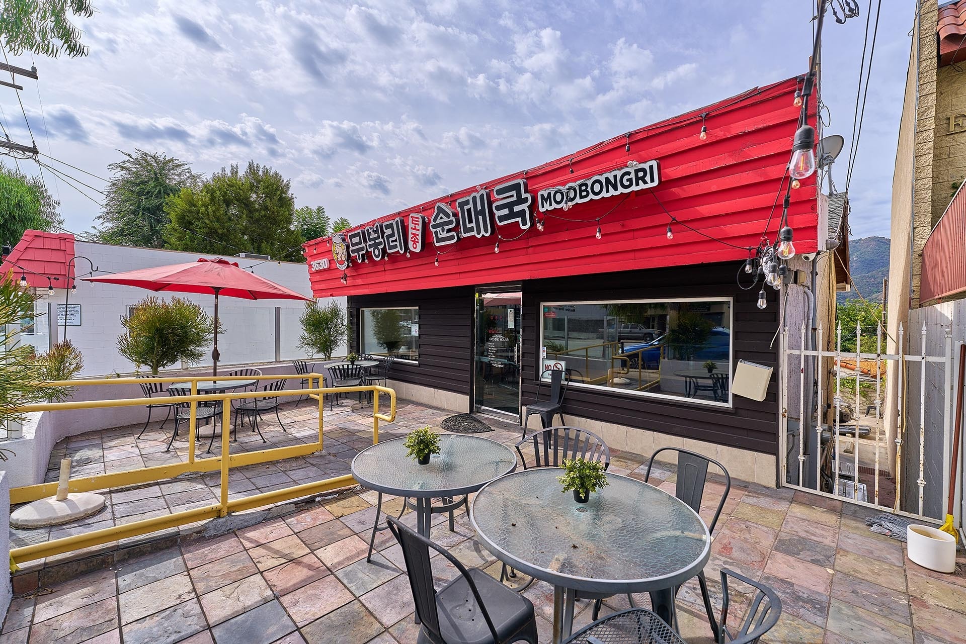 3630 Foothill Blvd, La Crescenta, CA for lease Building Photo- Image 1 of 17