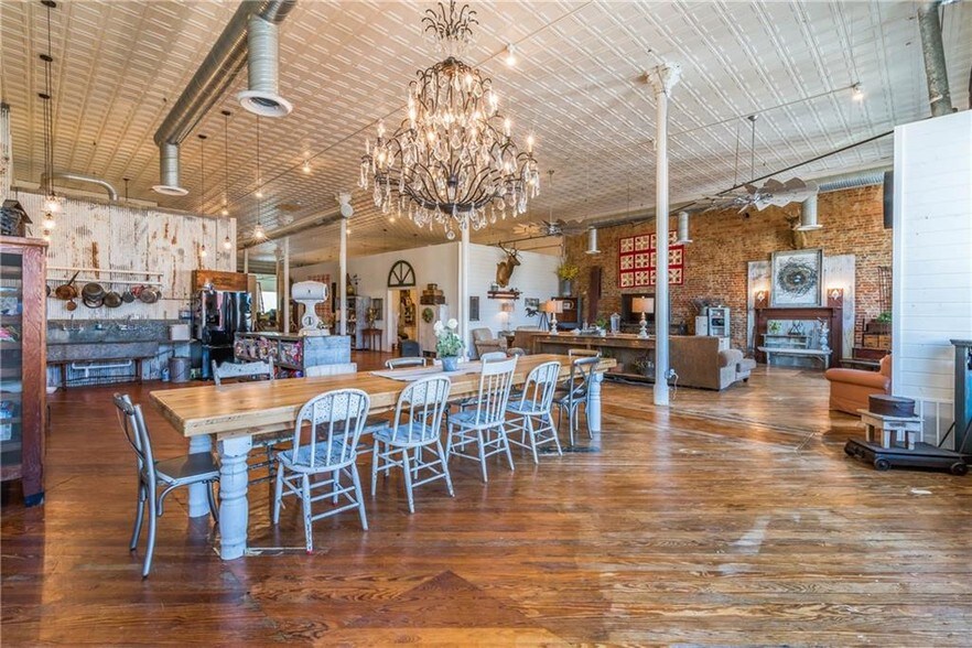 306 W Main St, Denison, TX à vendre - Photo du bâtiment - Image 3 de 36