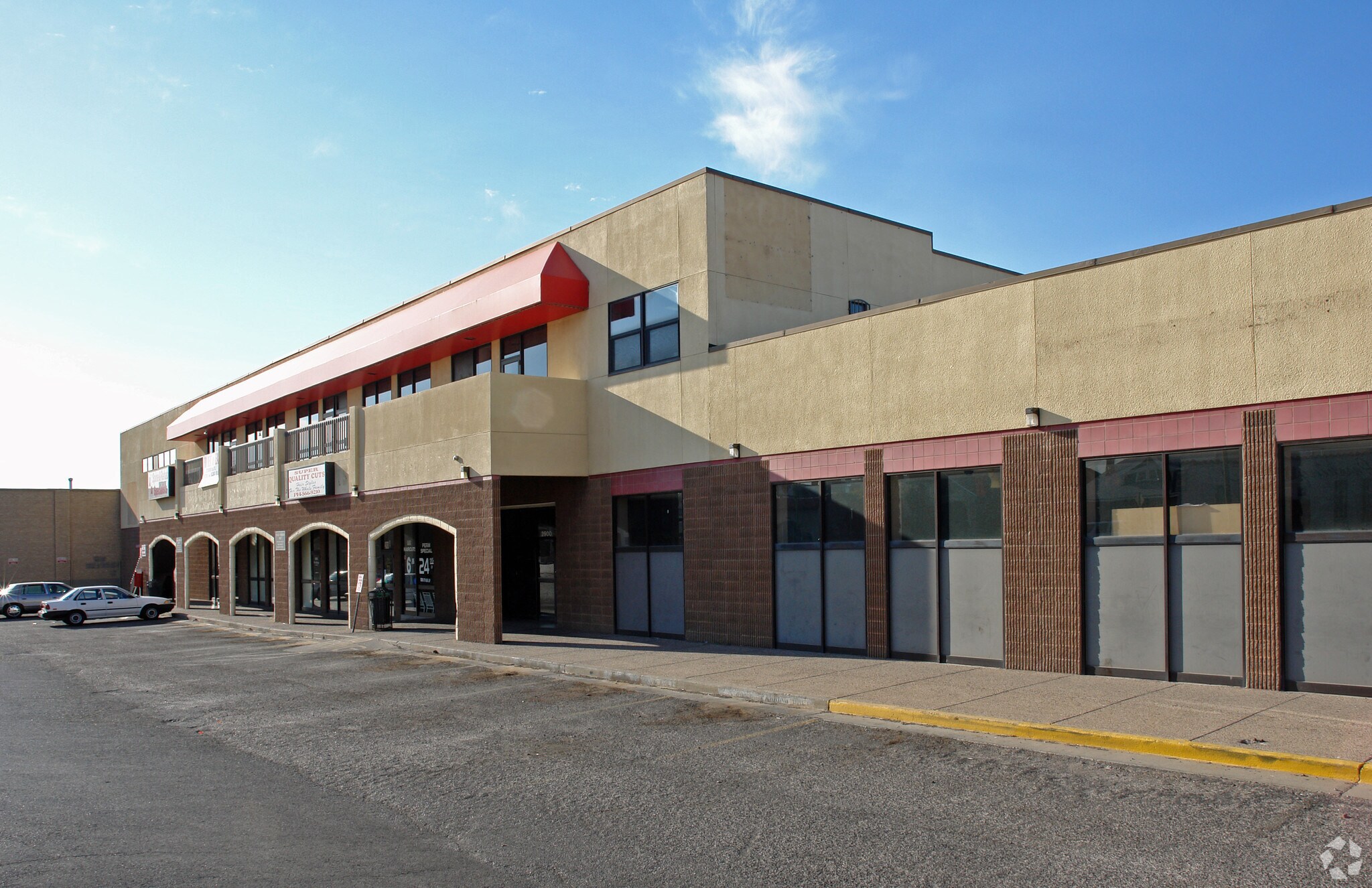 2900 Pershing Dr, El Paso, TX à louer Photo principale- Image 1 de 15