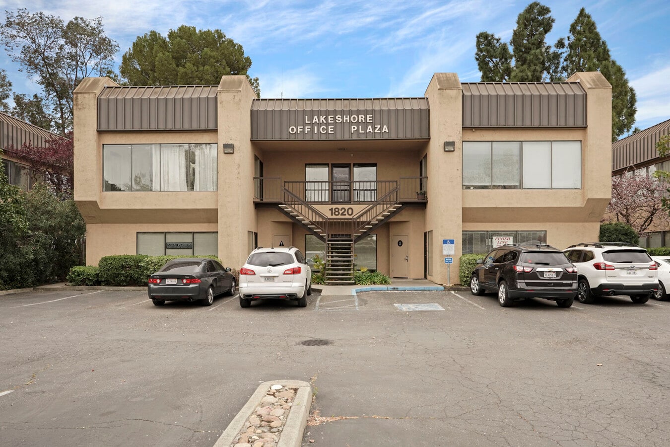 1820 W Kettleman Ln, Lodi, CA 95242 - Unité A & B -  - Photo intérieure - Image 2 of 23