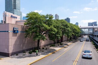 Plus de détails pour 10 Mall Dr W, Jersey City, NJ - Commerce de détail à louer