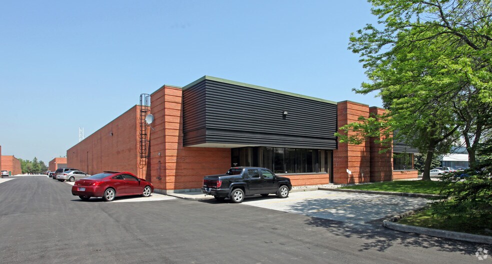 60 Bentley St, Markham, ON à louer - Photo du bâtiment - Image 2 de 6