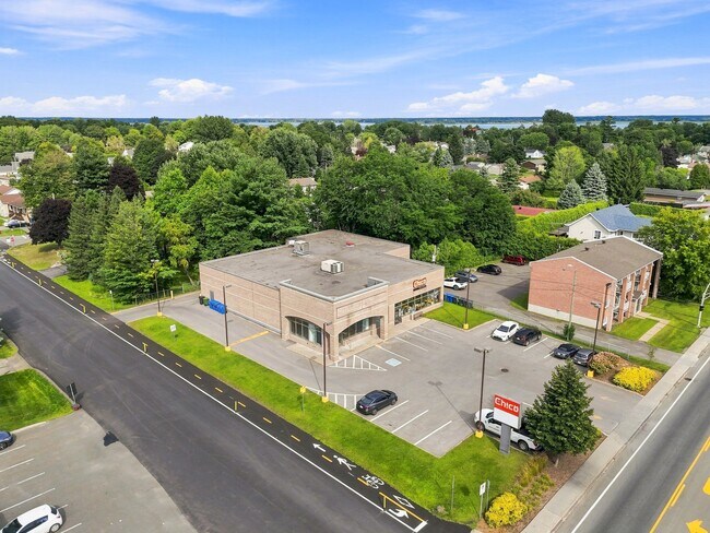 More details for 214 Rue Saint-Antoine-Nord, Lavaltrie, QC - Retail for Lease