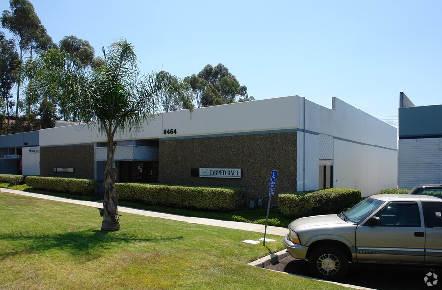 8464 Commerce Ave, San Diego, CA for lease - Primary Photo - Image 2 of 7