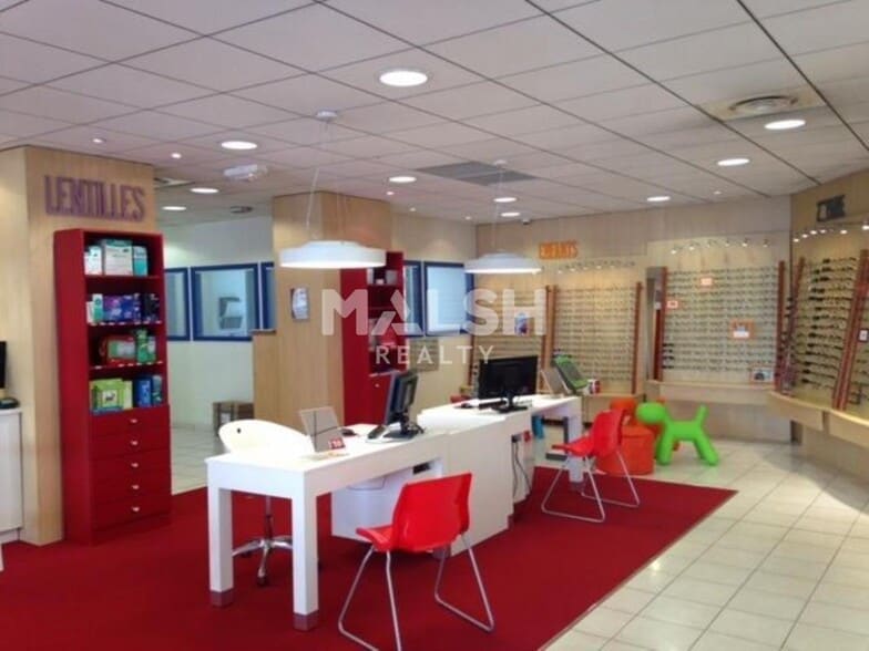 Retail in Lyon for sale - Interior Photo - Image 2 of 5